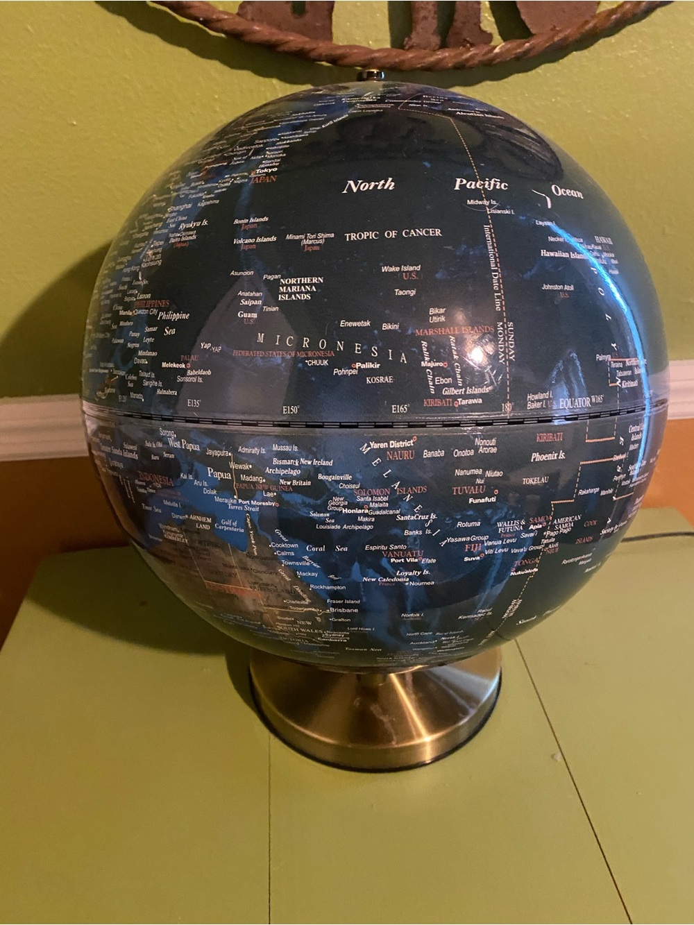 Gentlemen’s Hardware Illuminated Desk Globe